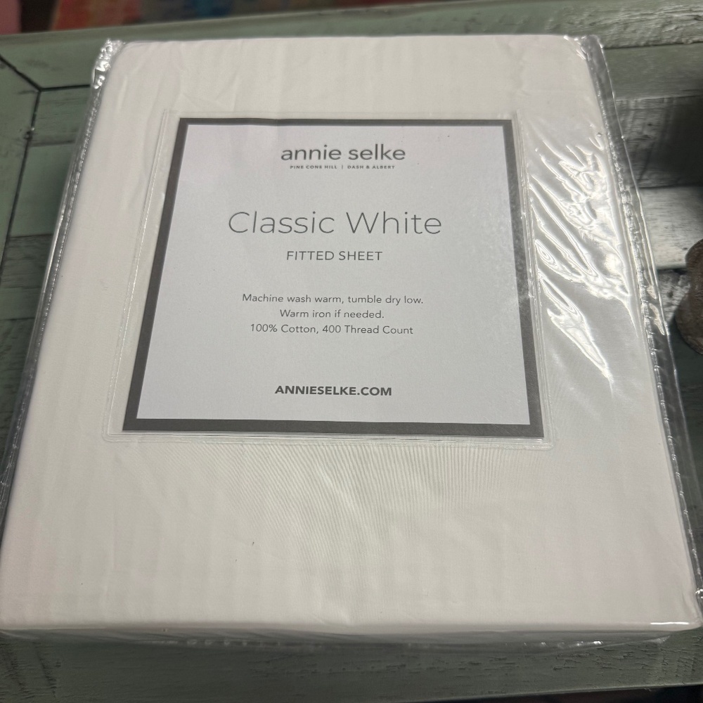 Annie Selke Classic White Fitted Sheet Twin NWT